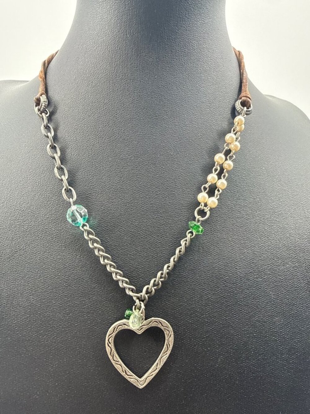 Vintage American Eagle AE Boho Pearl & Chain Open Heart Pendant Necklace